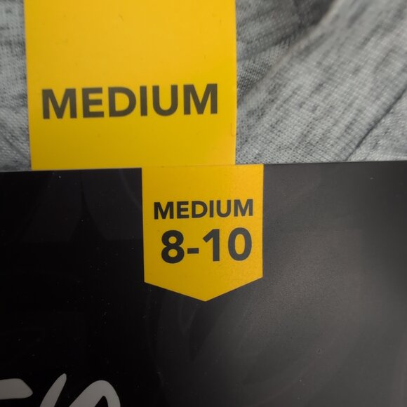 Disney Winnie the Pooh Women's Short Sleeve Pajama Set M - Picture 7 of 8